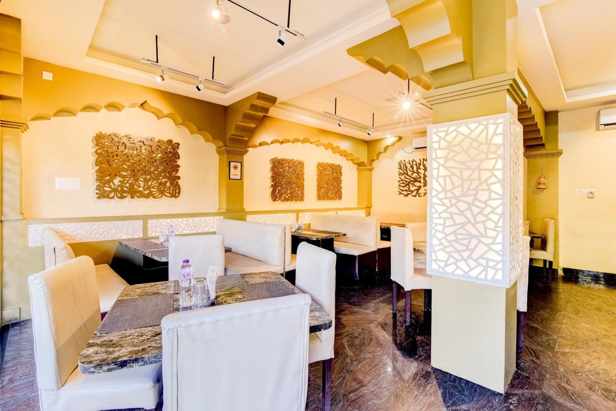 Capital O Good Luck Residency Hotel Dispur Ngoại thất bức ảnh