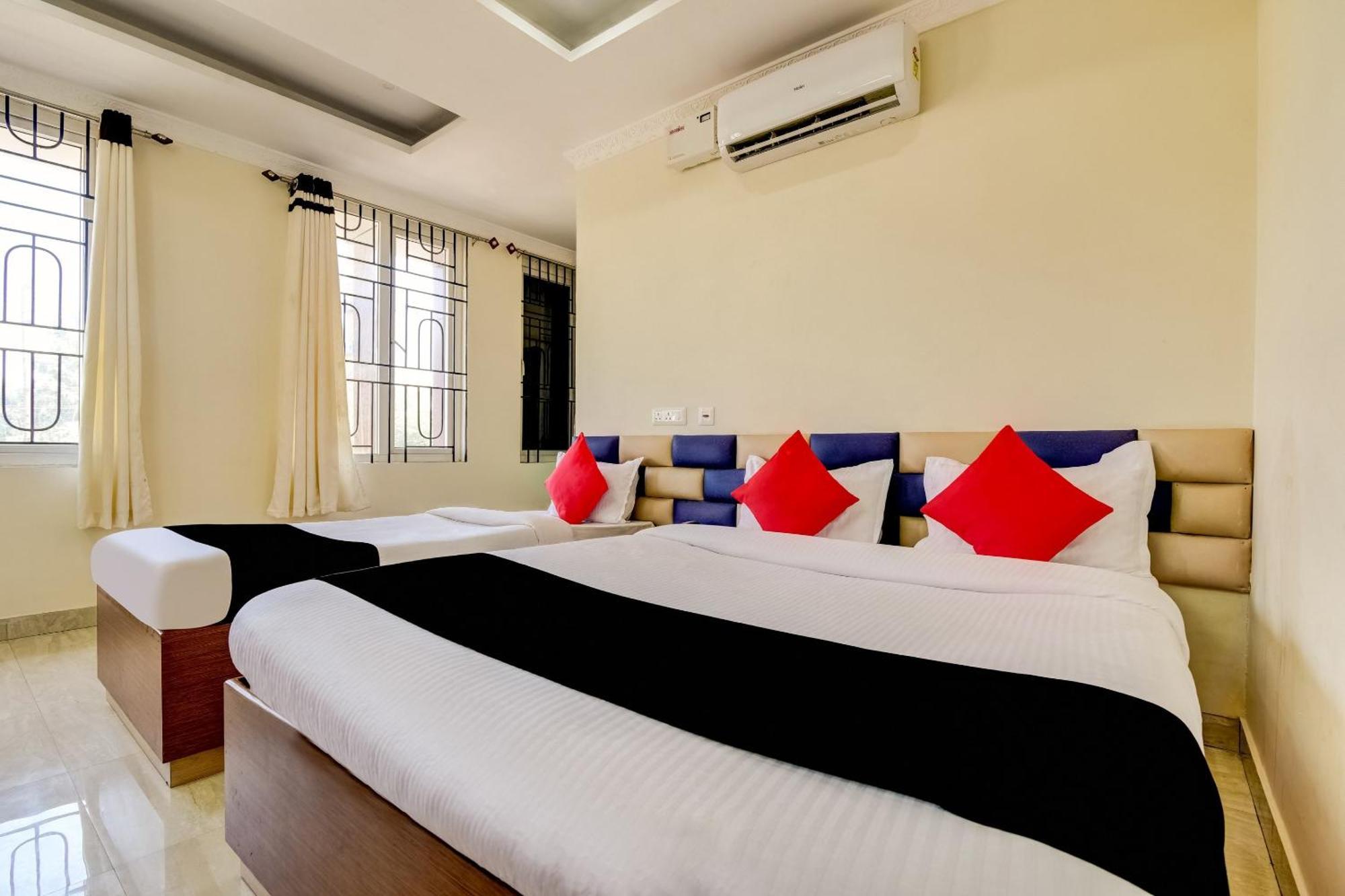 Capital O Good Luck Residency Hotel Dispur Ngoại thất bức ảnh