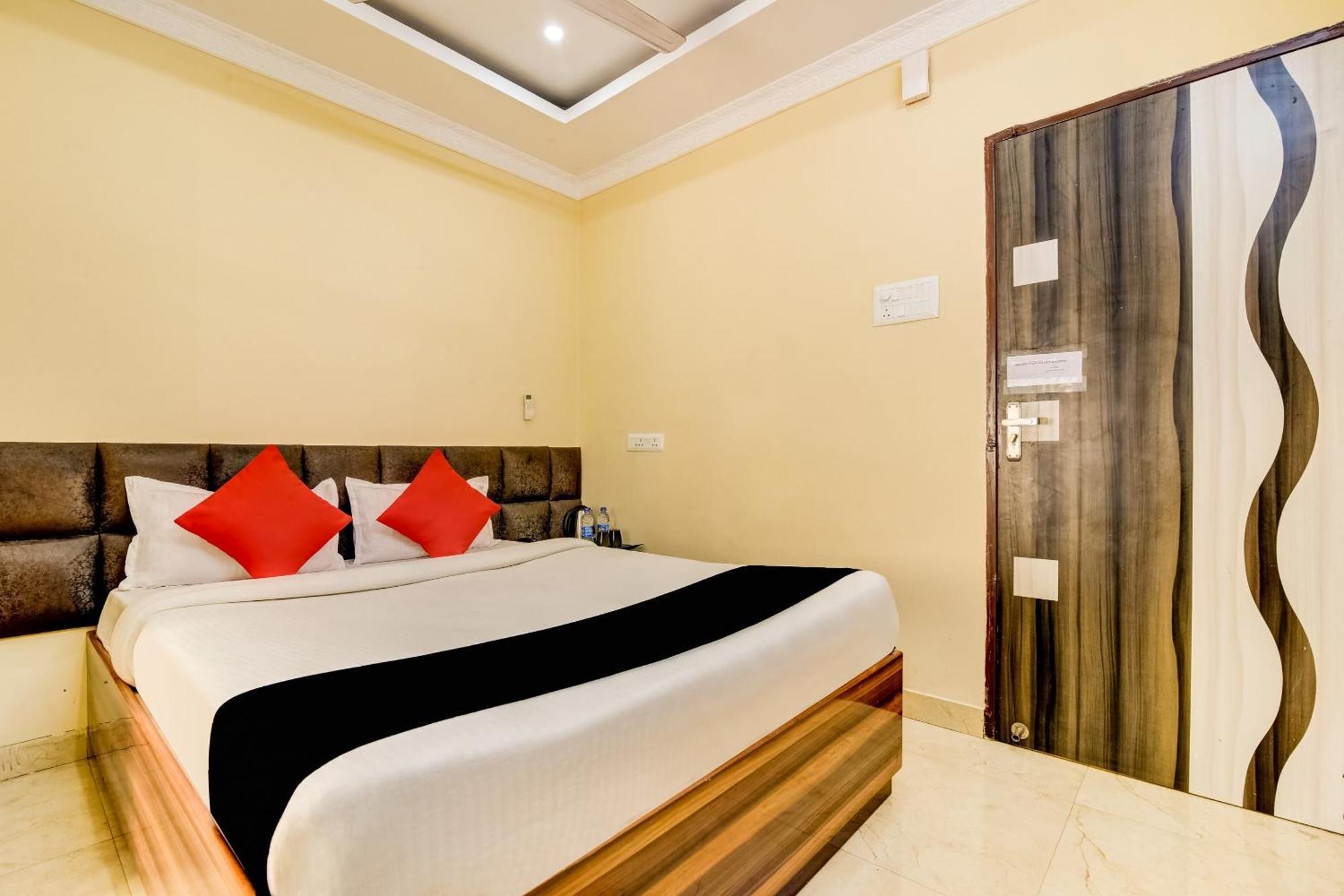 Capital O Good Luck Residency Hotel Dispur Ngoại thất bức ảnh