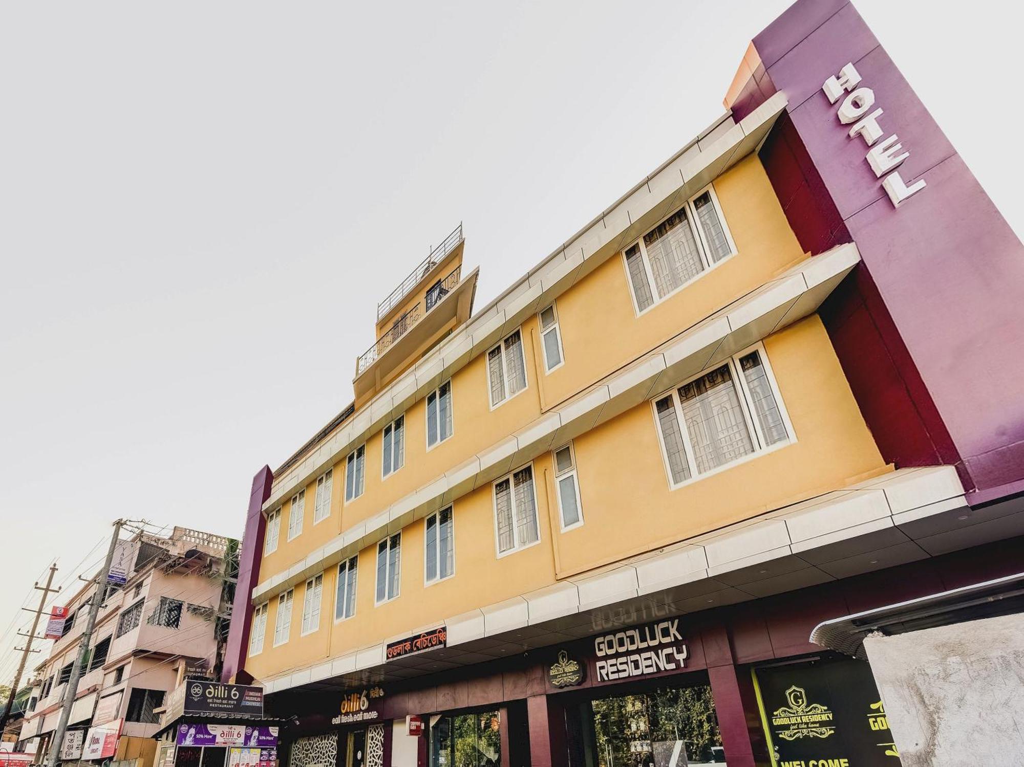 Capital O Good Luck Residency Hotel Dispur Ngoại thất bức ảnh