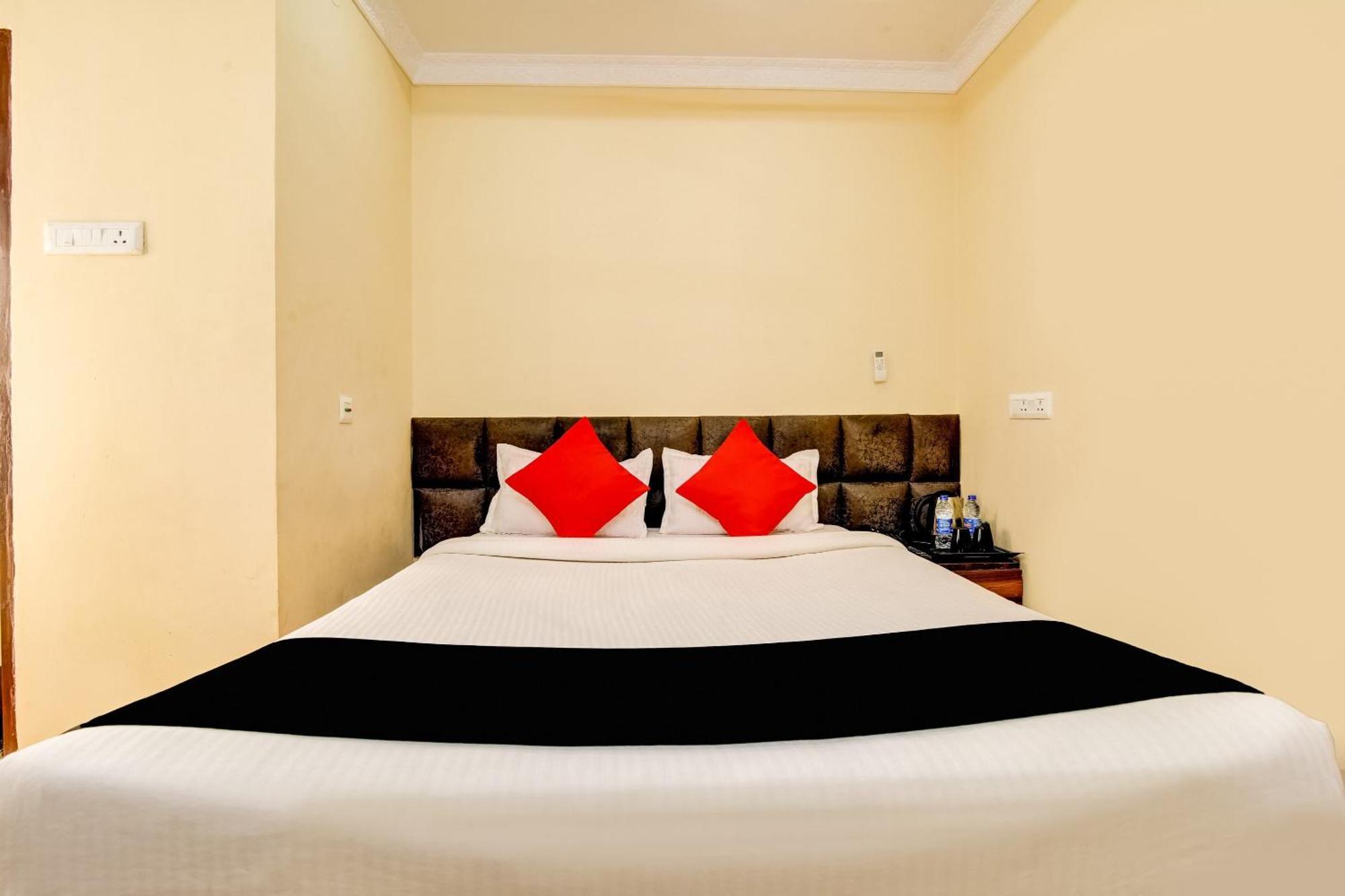Capital O Good Luck Residency Hotel Dispur Ngoại thất bức ảnh