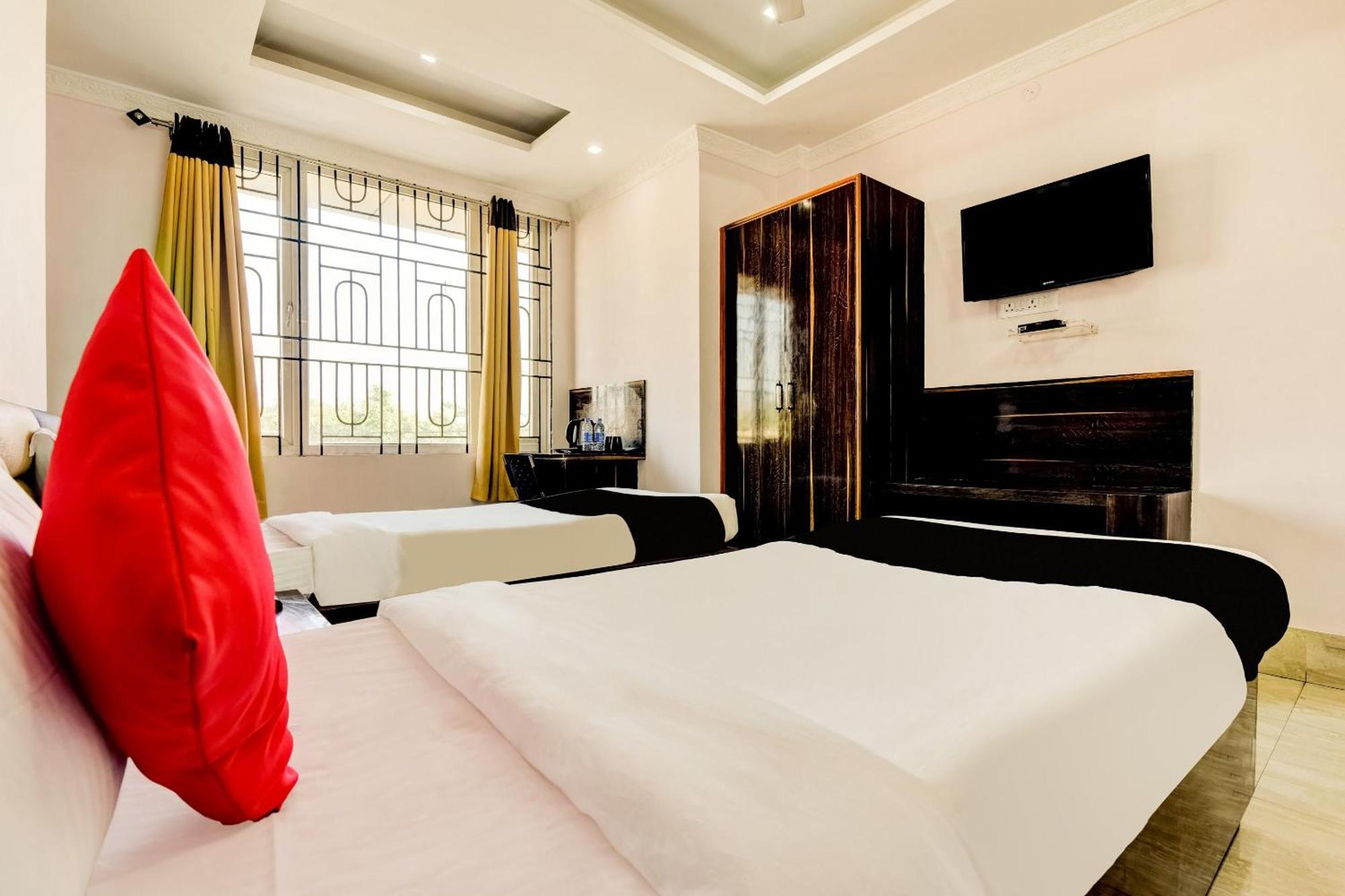 Capital O Good Luck Residency Hotel Dispur Ngoại thất bức ảnh
