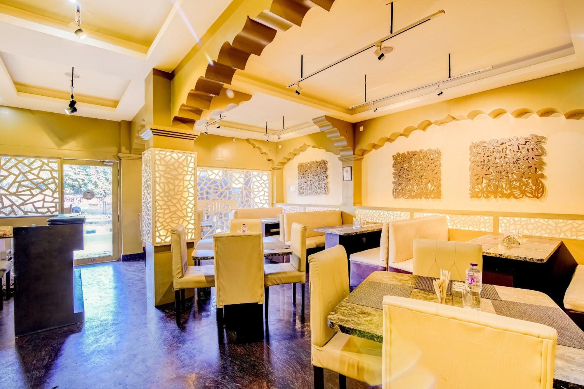 Capital O Good Luck Residency Hotel Dispur Ngoại thất bức ảnh